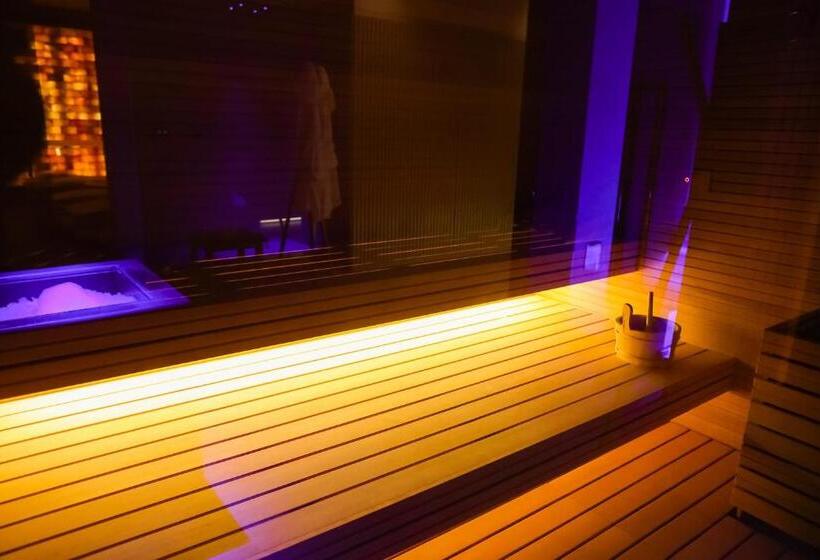 Moma Hotel Wellness & Spa