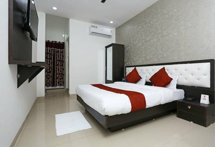 Отель White Oak  And Restaurants