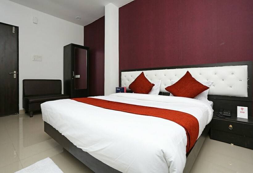 Отель White Oak  And Restaurants