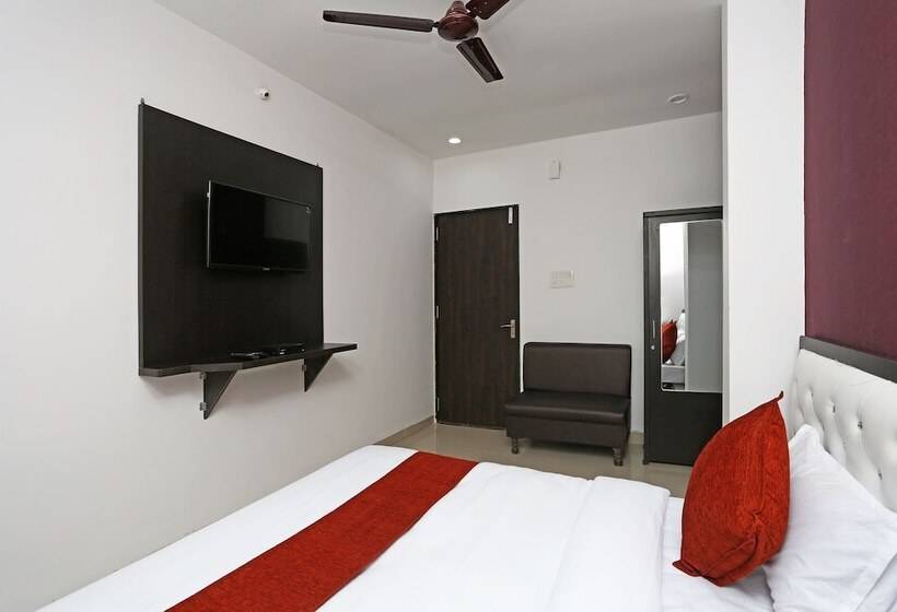 Отель White Oak  And Restaurants