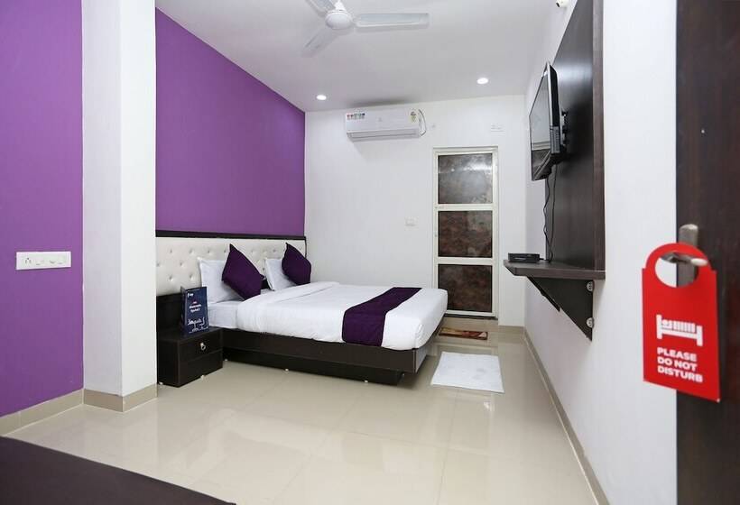 Отель White Oak  And Restaurants