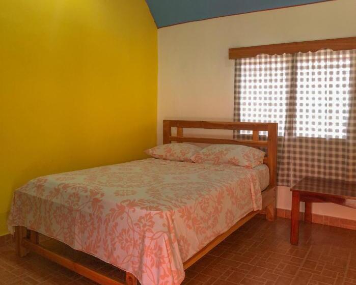 הוסטל Hostal Familiar Rolo