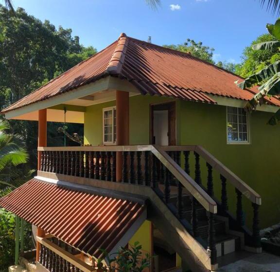 הוסטל Hostal Familiar Rolo