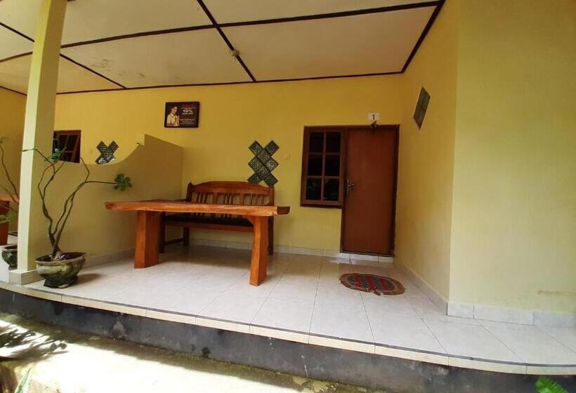 הוסטל Penginapan Sedap Malam