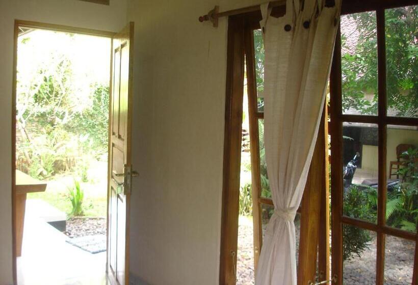 הוסטל Penginapan Sedap Malam