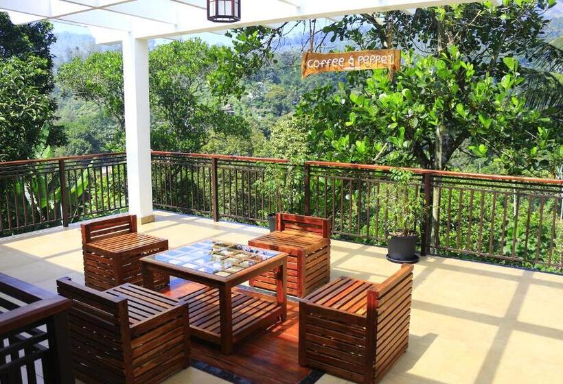 تختخواب و صبحانه Coffee And Pepper Plantation Homestay