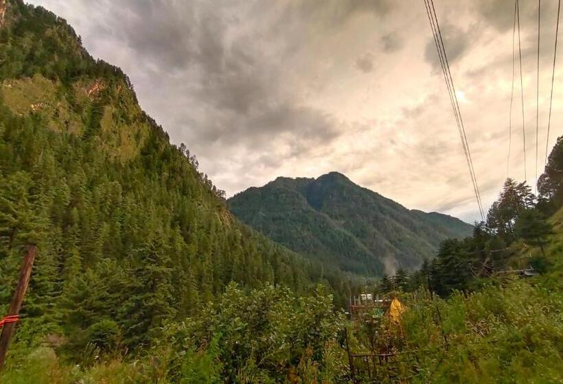 تختخواب و صبحانه Snow View Guest House