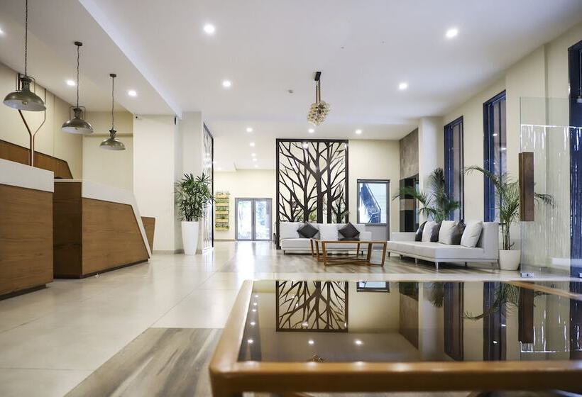 בית מלון כפרי Justa Rangers Munnar