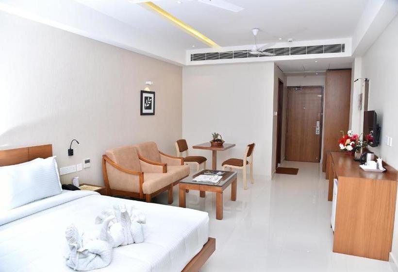 Отель Navaratna Inn - A Luxury