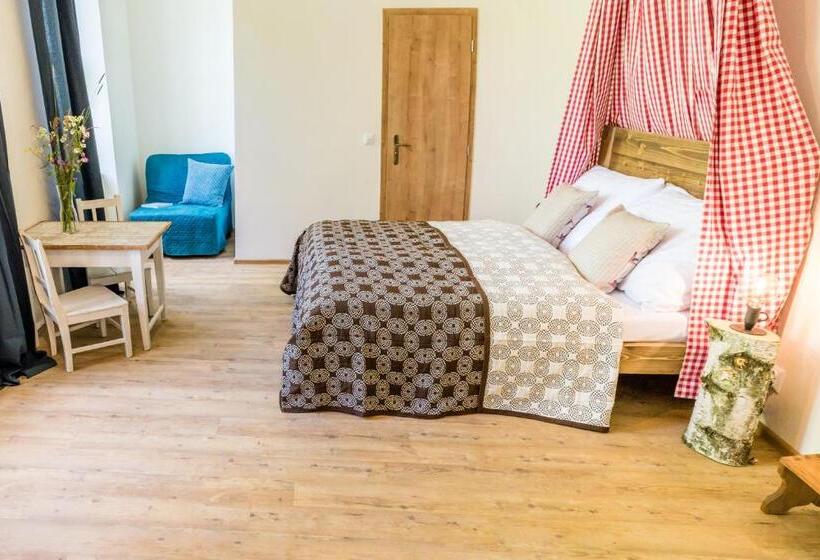 بنسيون U čmeláků