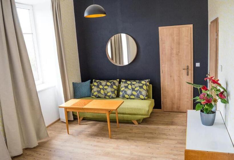 بنسيون U čmeláků