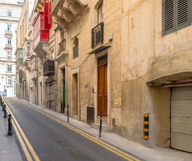 پانسیون Valletta Kampnar City Living