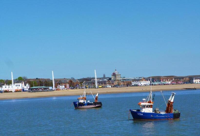 Southend Central Hotel   Close To Beach, City Centre, Train Station & Southend Airport
