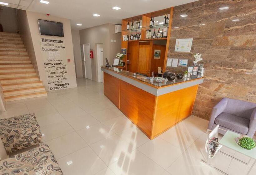 Apart Hotel Rivadavia 815
