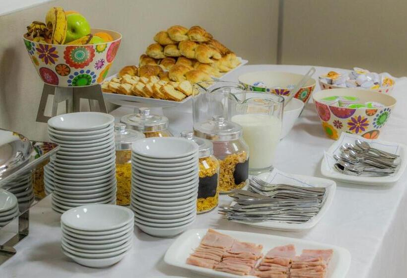 Apart Hotel Rivadavia 815