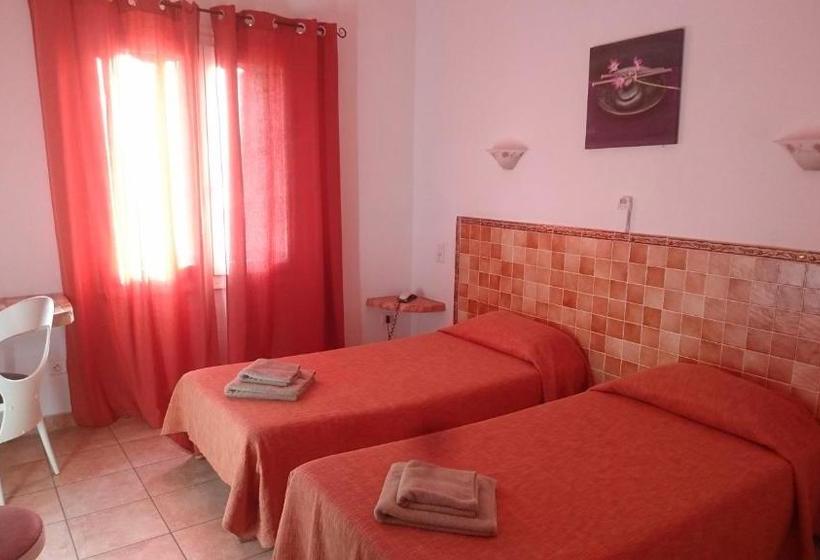 Отель Des Etrangers