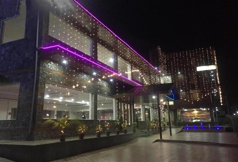 هتل Treebo Tryst The Trance