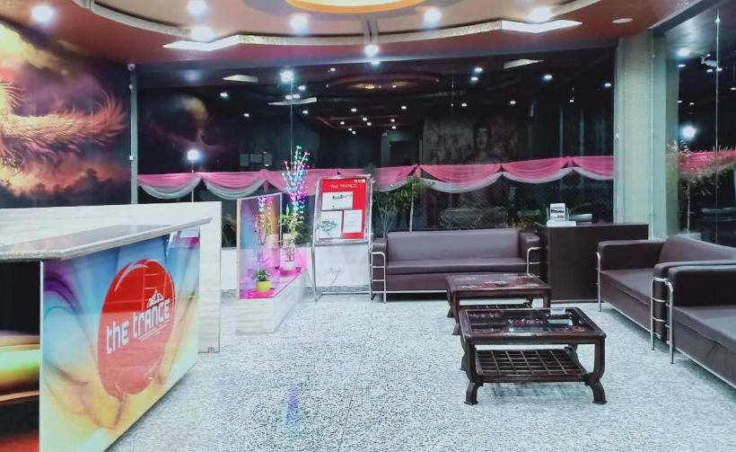 هتل Treebo Tryst The Trance