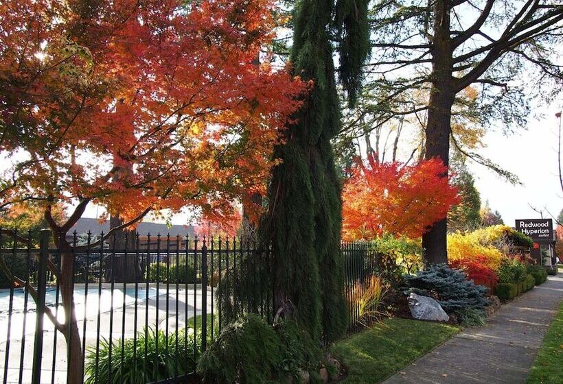 מוטל Redwood Hyperion Suites