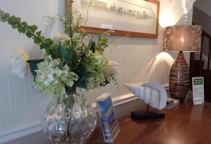 ペンション Endeavour Guest House