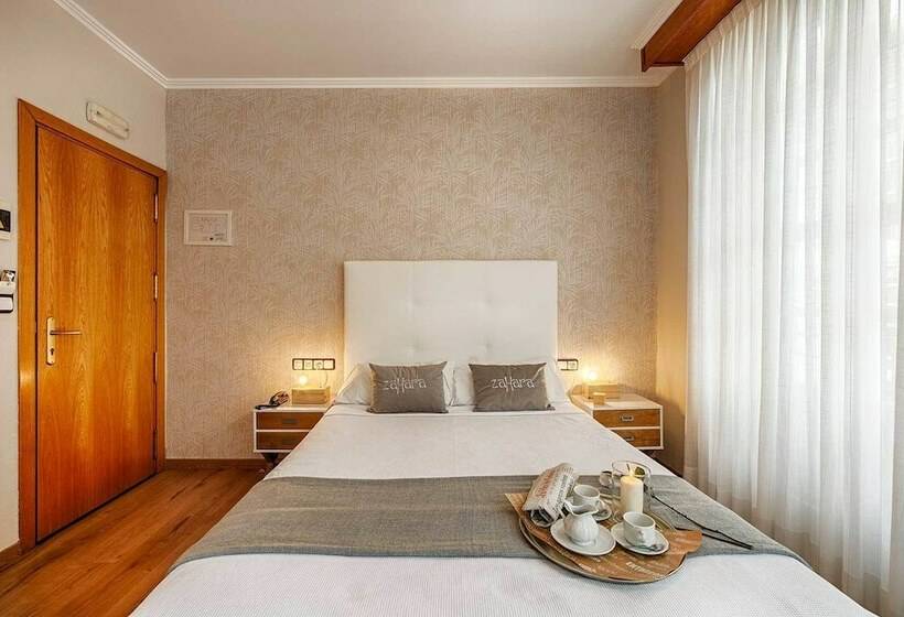 پانسیون Hostal Zahara