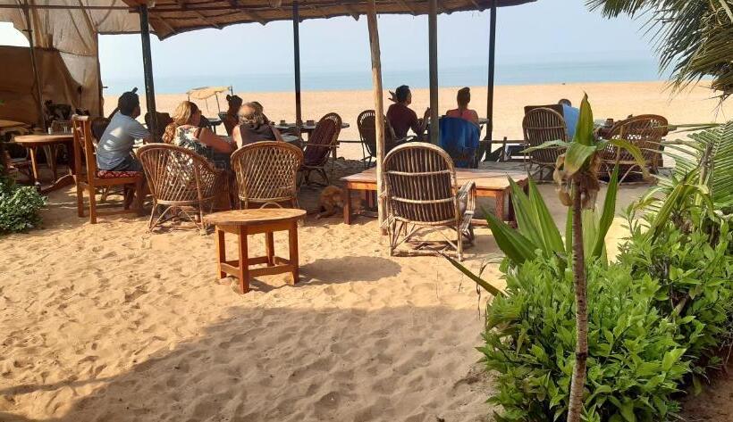 פנסיון Monsoon