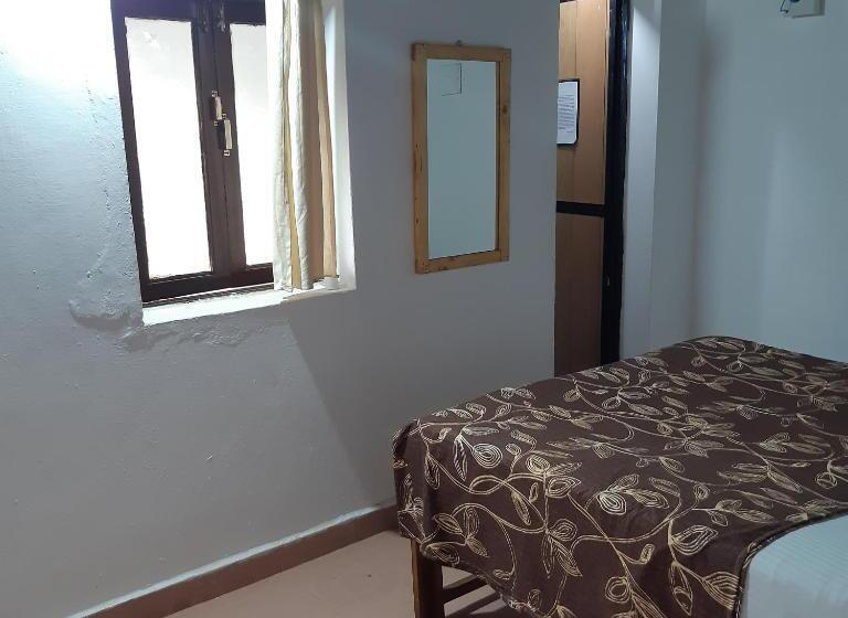 פנסיון Monsoon