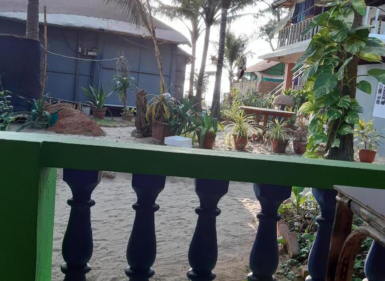 פנסיון Monsoon