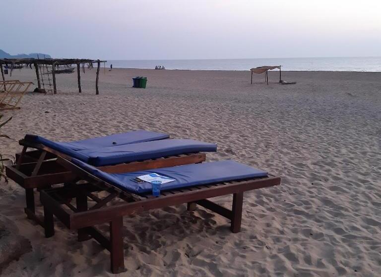 פנסיון Monsoon