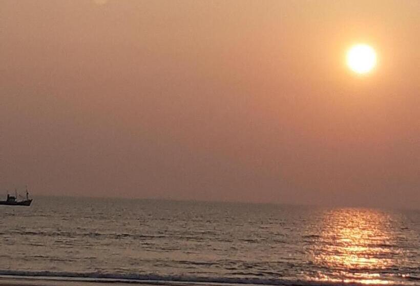 פנסיון Monsoon