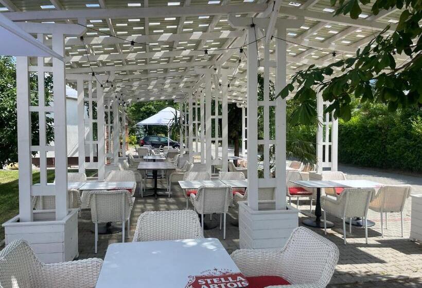 פנסיון Nueva Park