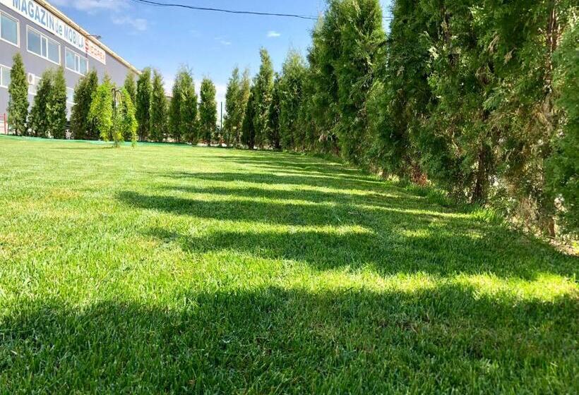 פנסיון Nueva Park