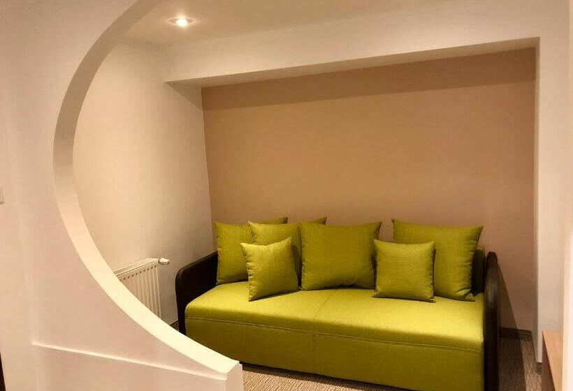 פנסיון Nueva Park