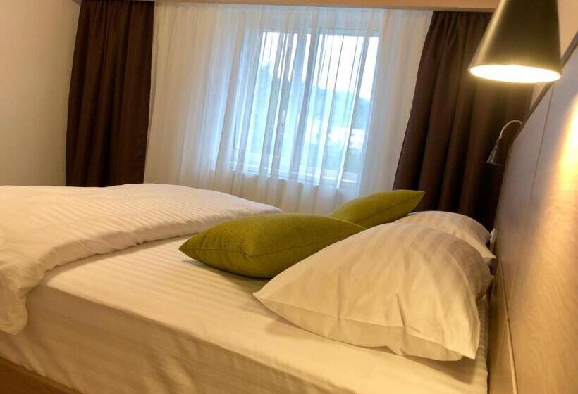 بنسيون Nueva Park