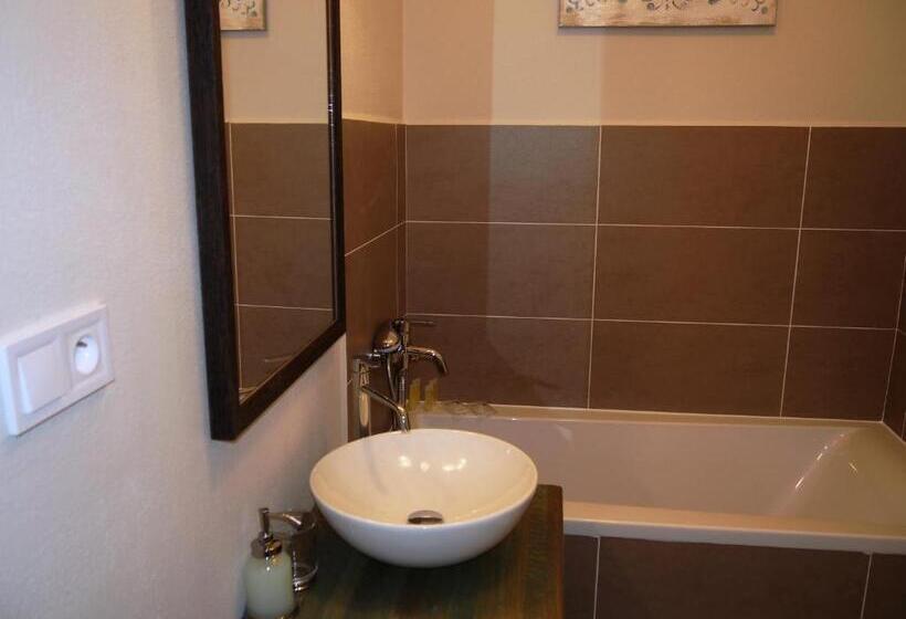 פנסיון Penzion V Peřině