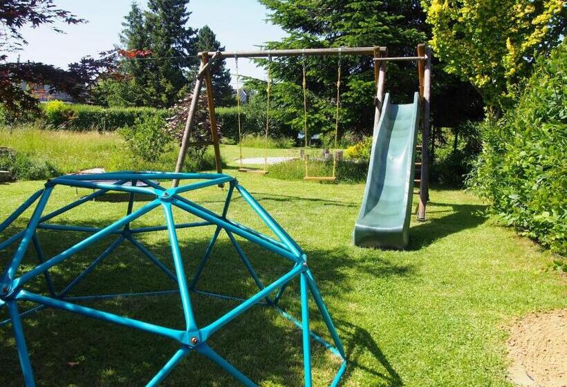 פנסיון Penzion V Peřině