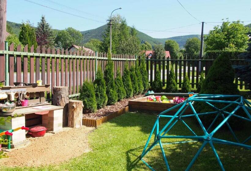 פנסיון Penzion V Peřině