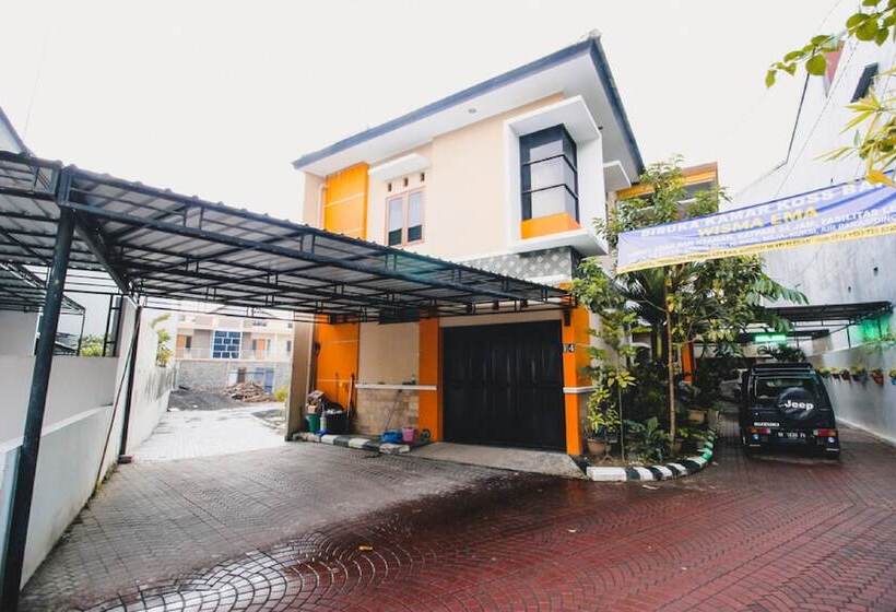 膳宿费 Reddoorz Plus @ Pogung Raya