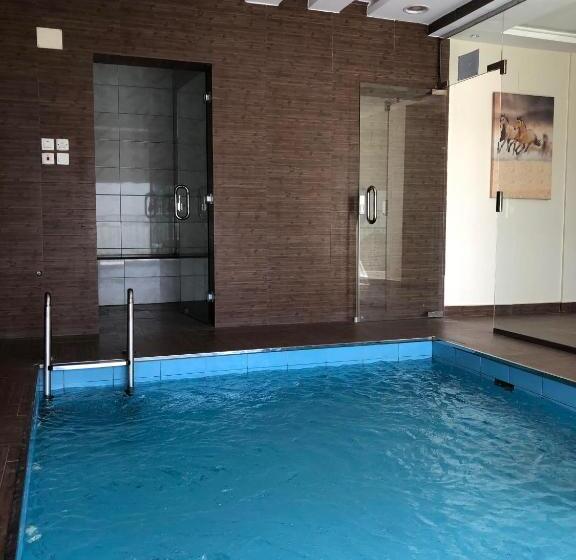 Rohara Resort