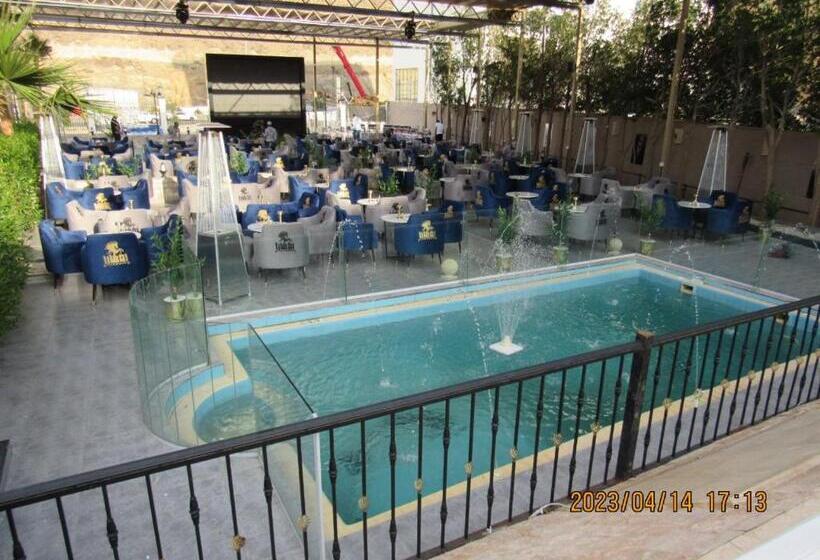 Rohara Resort