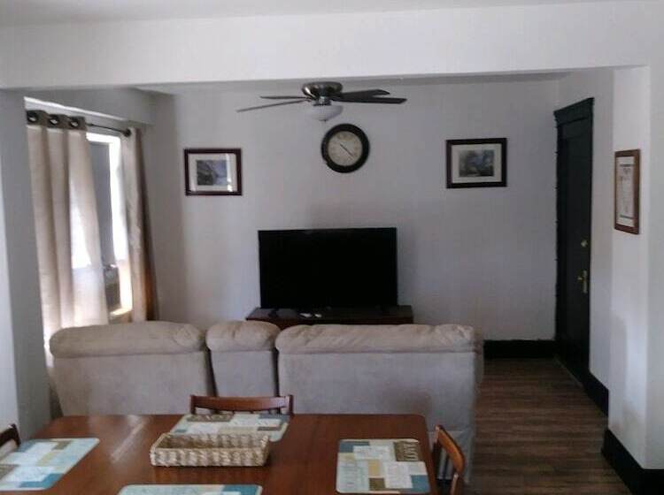 فندق صغير Trucountry Inn