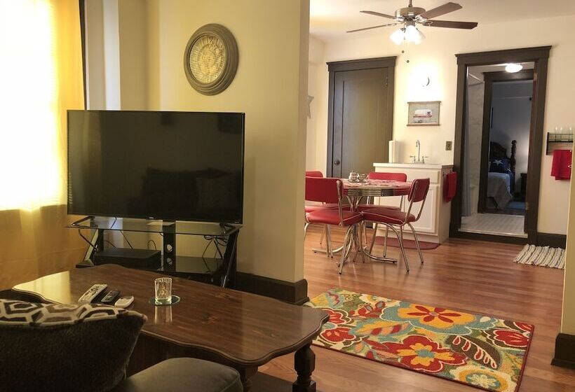 فندق صغير Trucountry Inn