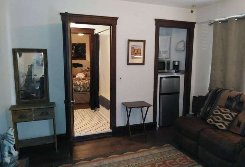 فندق صغير Trucountry Inn