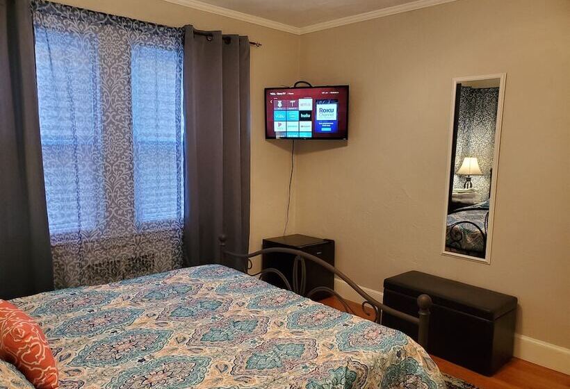 צימר Natalie House   Boston