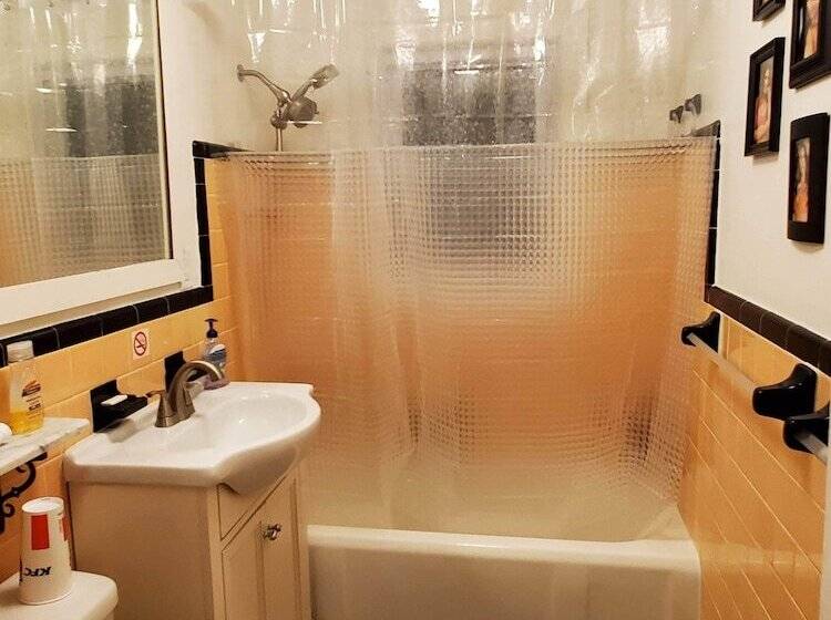 مبيت وإفطار Natalie House   Boston