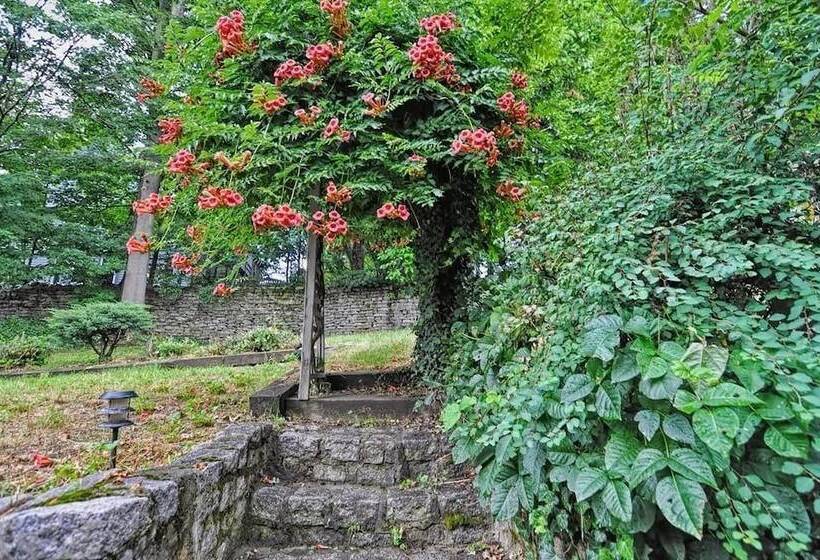 مبيت وإفطار Natalie House   Boston