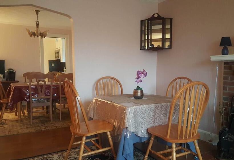 مبيت وإفطار Natalie House   Boston