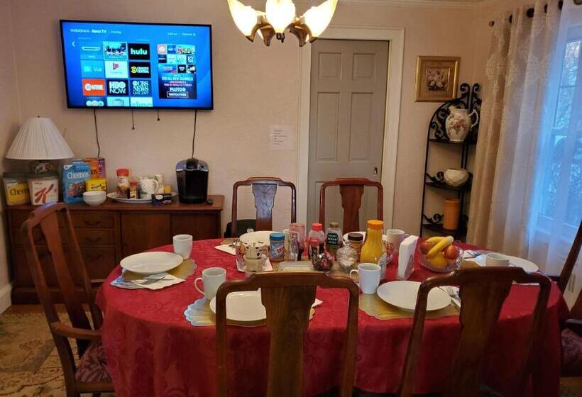 مبيت وإفطار Natalie House   Boston