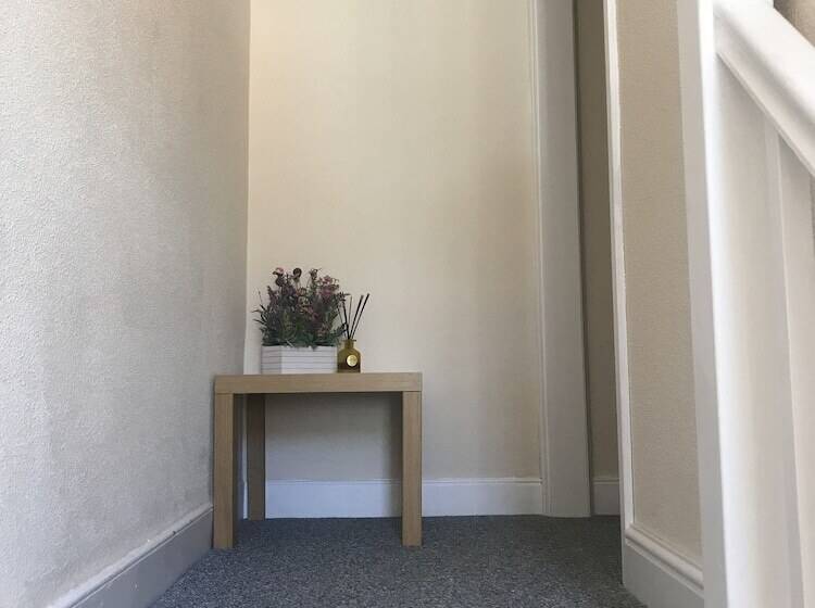 צימר Nags Head Pub