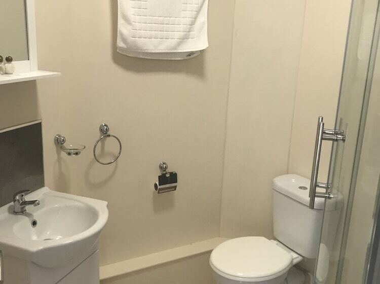 צימר Nags Head Pub